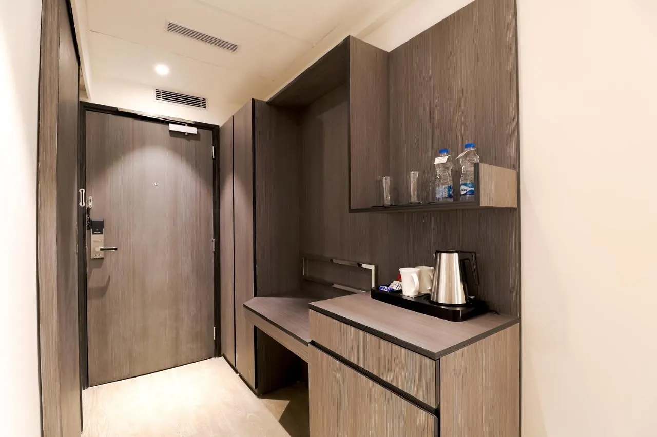 Отель Air By Ahuja Residences Гургаон