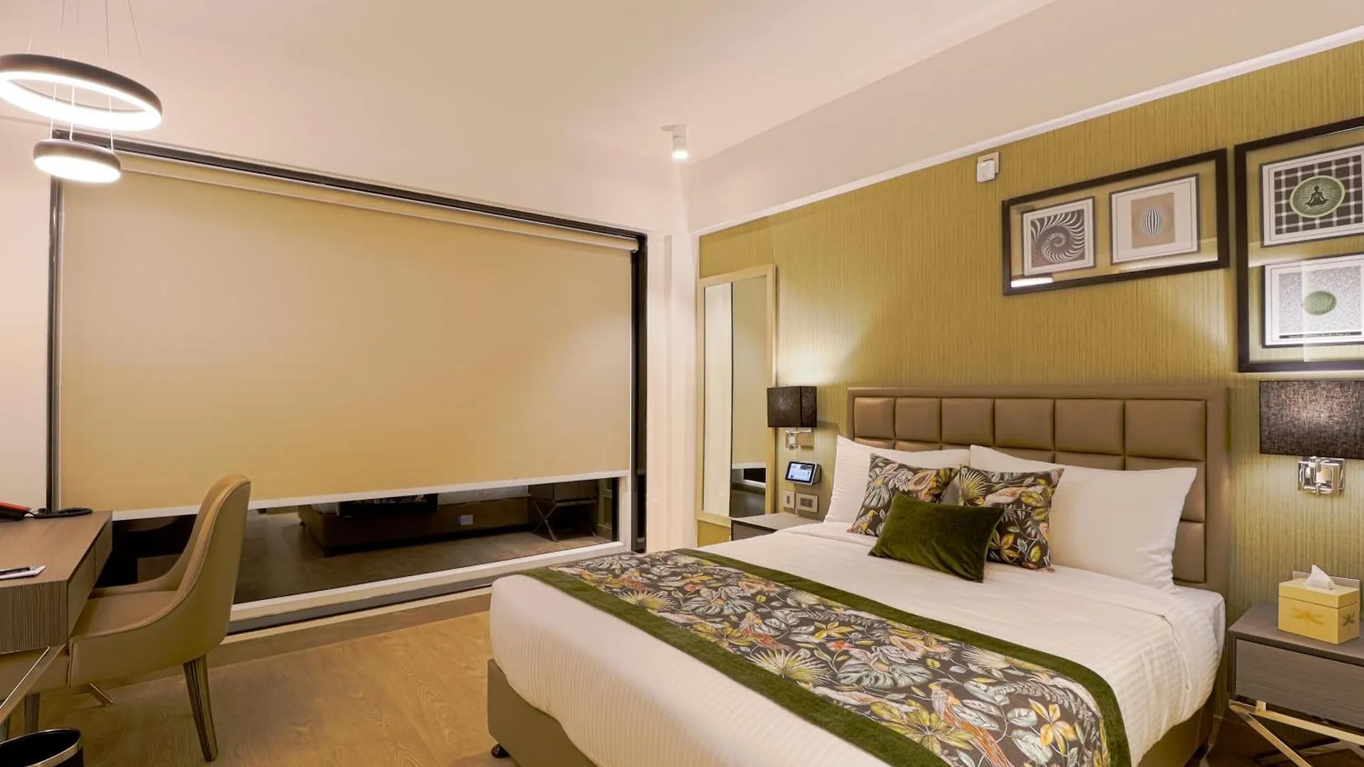 **** Отель Air By Ahuja Residences Гургаон Индия