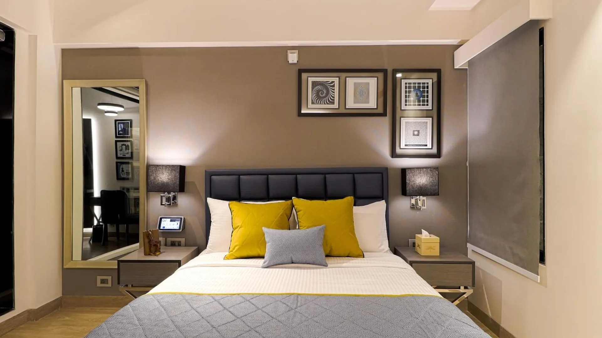 Air By Ahuja Residences Гургаон 4*,