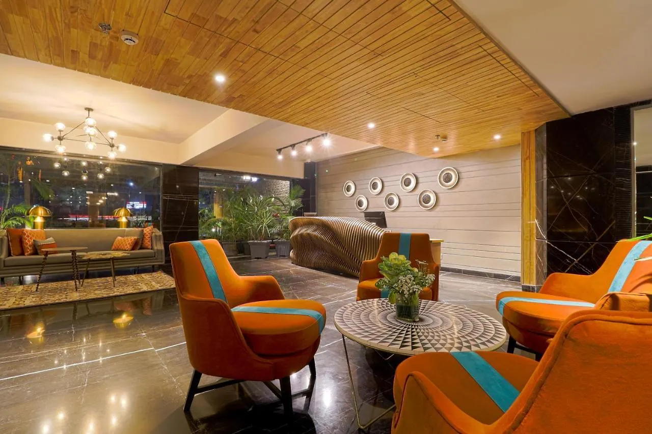 Air By Ahuja Residences Gurgaon 4*,