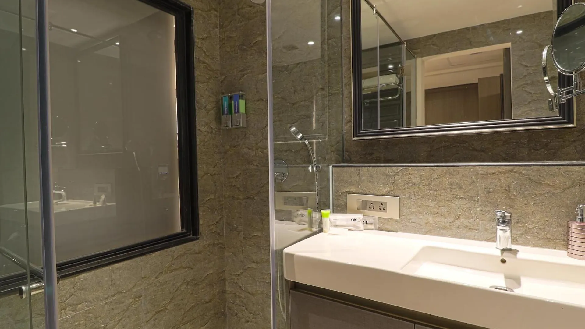 **** Hotel Air By Ahuja Residences Gurgaon India